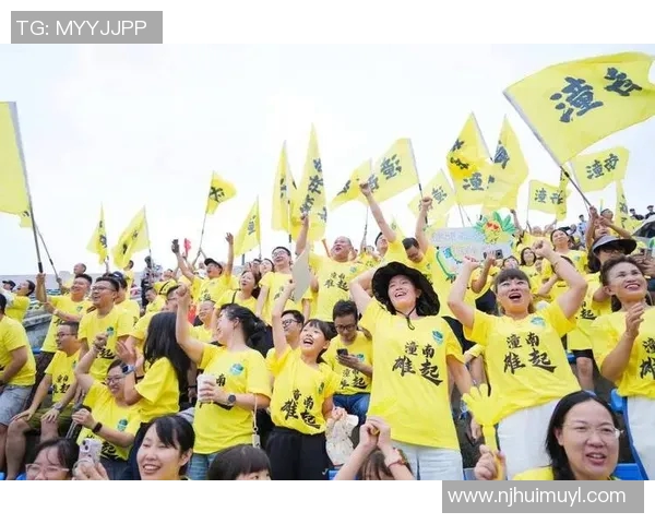 足球巨星同框合影大巴闪耀登场点燃球迷热情欢呼时刻 足球巨星同框合影大巴闪耀登场点燃球迷热情欢呼时刻